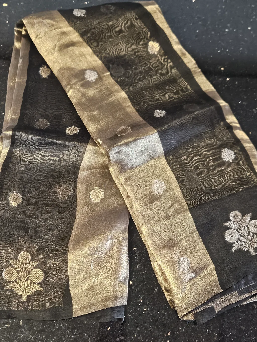 Pure Banarasi Kora Tissue Saree with Gold and Silver Zari Detailing - ethnic Indian fashion from Swathi Design