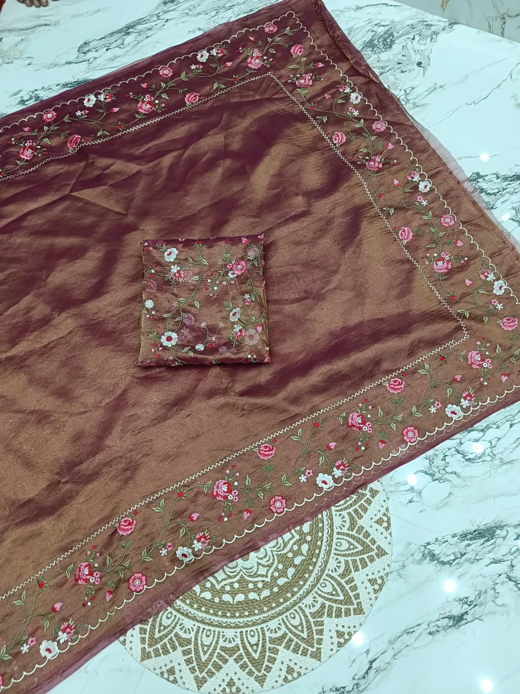 Luxurious Handwoven Banarasi Tissue Saree with Golden Zari Detailing - ethnic Indian fashion from Swathi Design