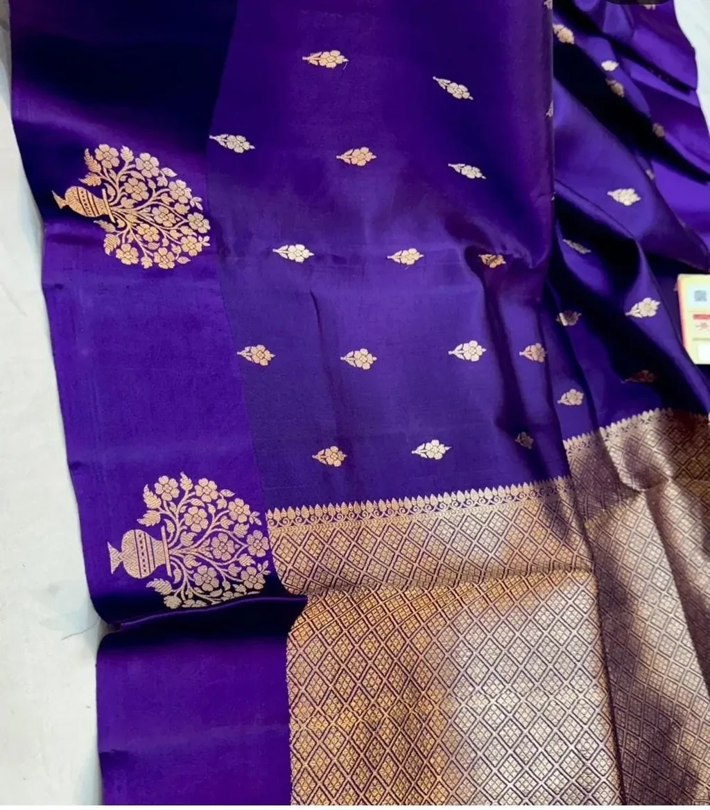Luxurious Handwoven Raw Mango Pattu Saree for Weddings & Celebrations - ethnic Indian fashion from Swathi Design